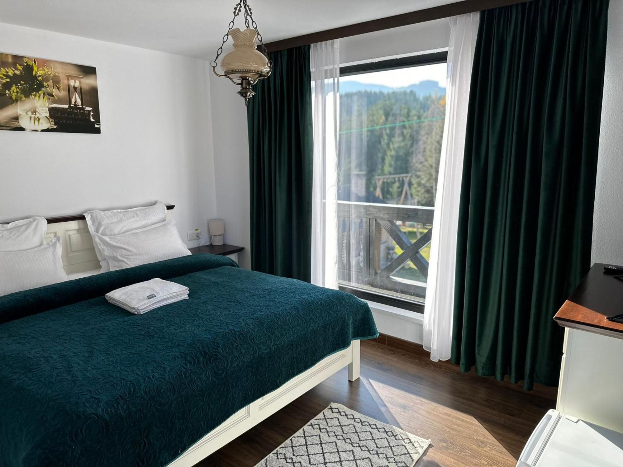 Conacul Muntii Bucovinei Hotell Câmpulung Moldovenesc Eksteriør bilde