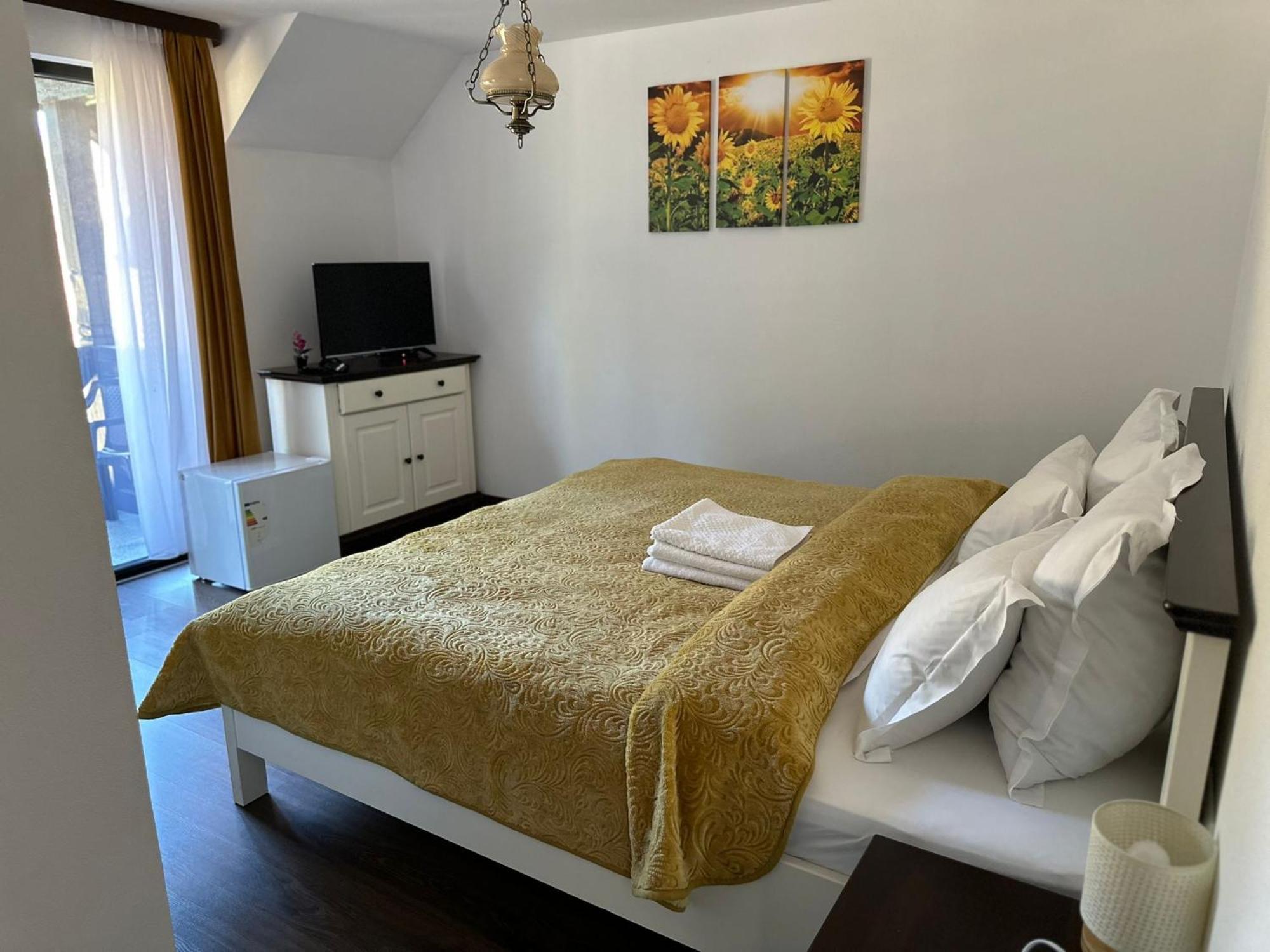 Conacul Muntii Bucovinei Hotell Câmpulung Moldovenesc Eksteriør bilde
